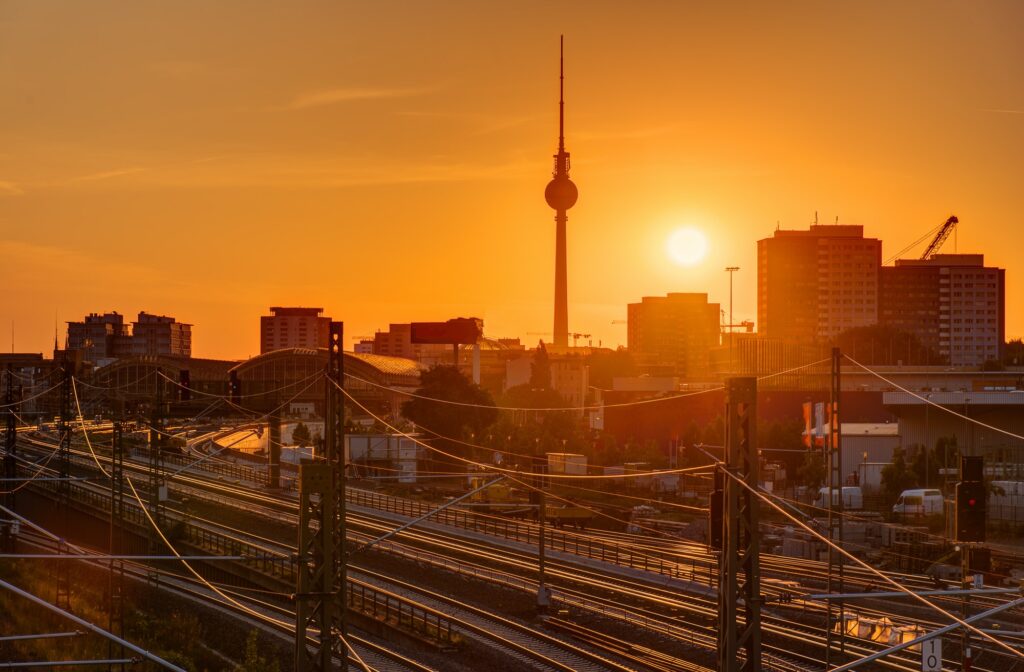 Guide Berlino - Torre della televisione con tramonto